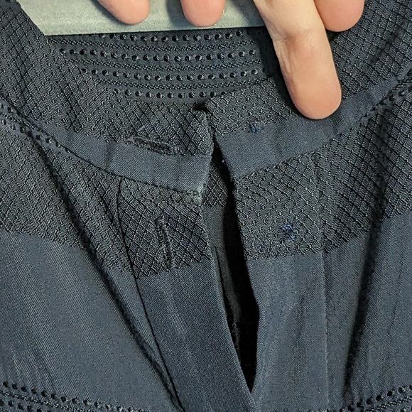 Becken Navy Blue Embroidered Shirred Cuff Button Front Poplin Blouse Sz 6 - Picture 11 of 12